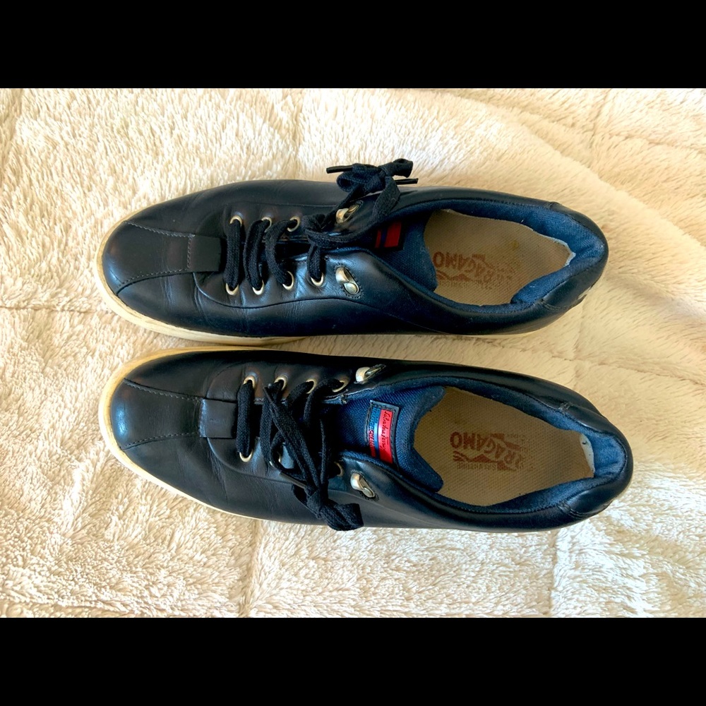 SFmade in Italy  , solid built sneakers for all seasons. Stylish and trendy.